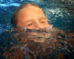 Учимся плавать самостоятельно: практические советы для взрослых
